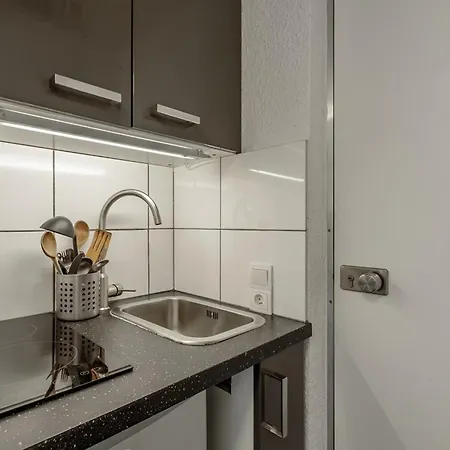 Apartment Renove A Plagne Bellecote, Acces Direct Aux Pistes, Piscine, Casier A Ski, Confort - Fr-1-351-111